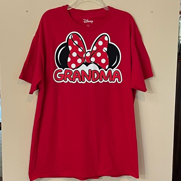 Disney Minnie Mouse Grandma Short Sleeve Red White T Shirt Size XL - Picture 1 of 3